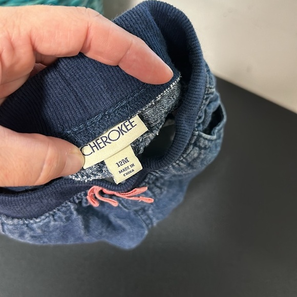 Cherokee shorts - Picture 2 of 2